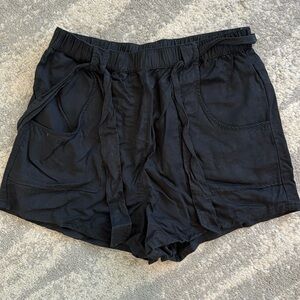 CJLA black shorts, L